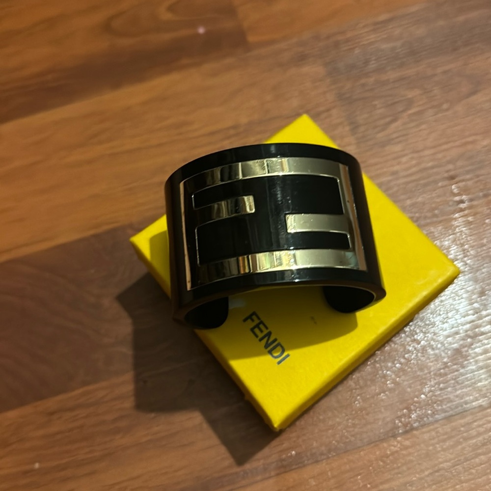 FENDI CUFF